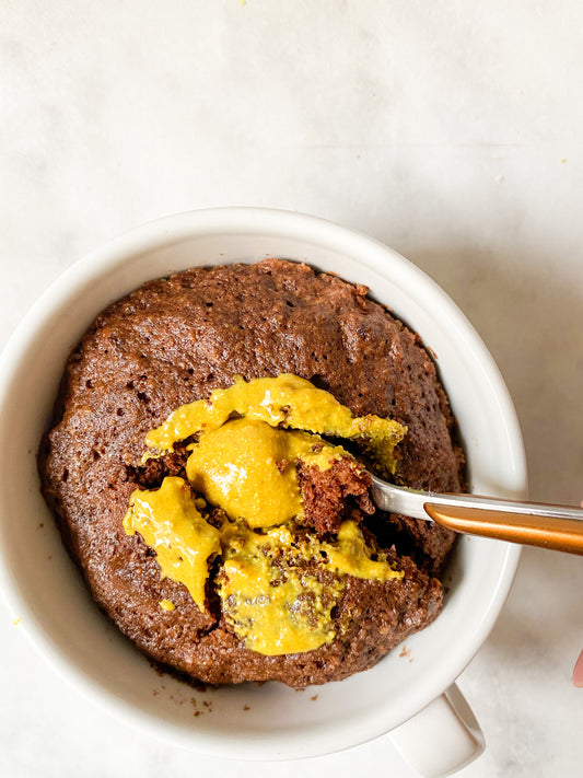 GOLDEN BROWNIE MUG CAKE